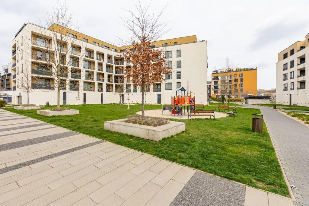 Cityscape Oasis: Active Studio Heaven Bratislava Exterior photo