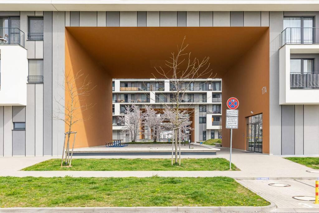 Cityscape Oasis: Active Studio Heaven Bratislava Exterior photo
